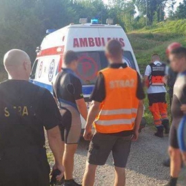 Wypadek na Jeziorze Rożnowskim. Skuter zderzył się z motorówką, dwaj ranni w szpitalu